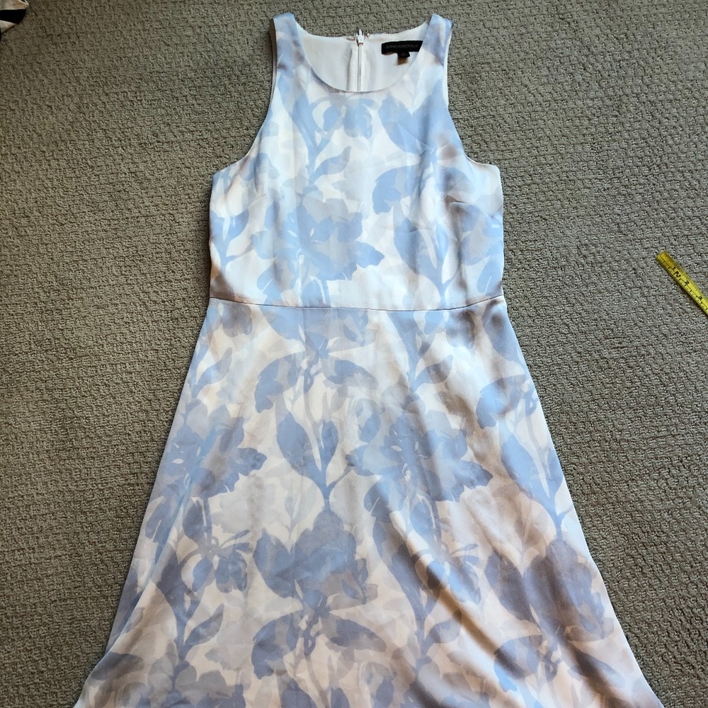 Banana Republic Blue and White Floral Dress Size 6